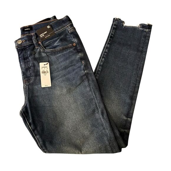 Express Mid Rise Midnight Faded Wash Raw Hem
Cropped Skinny Jeans Long Tall - Picture 5 of 13